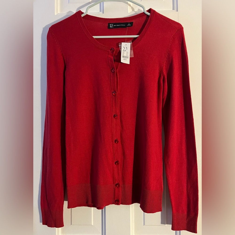 NWT NY & CO. Crimson(Red) Round Collar Cardigan with Red Buttons. Size: Small.